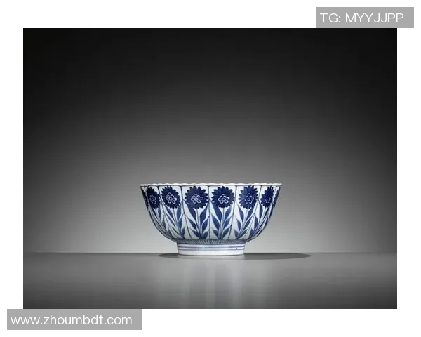 足球明星家庭中的瓷器收藏揭秘谁是背后的艺术品鉴赏家