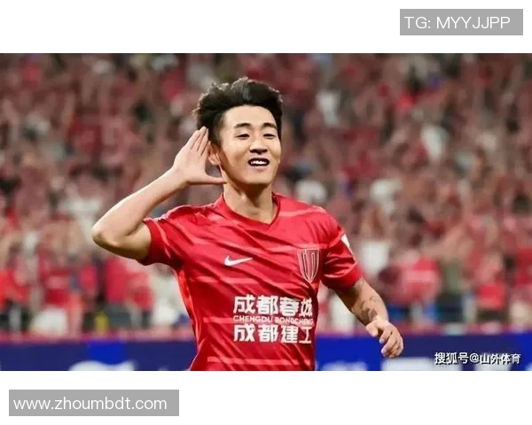 成都独家采访足球明星揭秘他们的训练生活与比赛心路历程